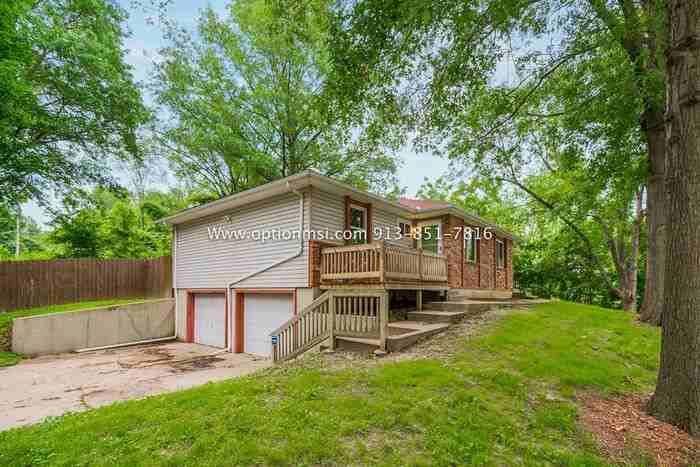 347 S 73rd Dr - Photo 3 of 23