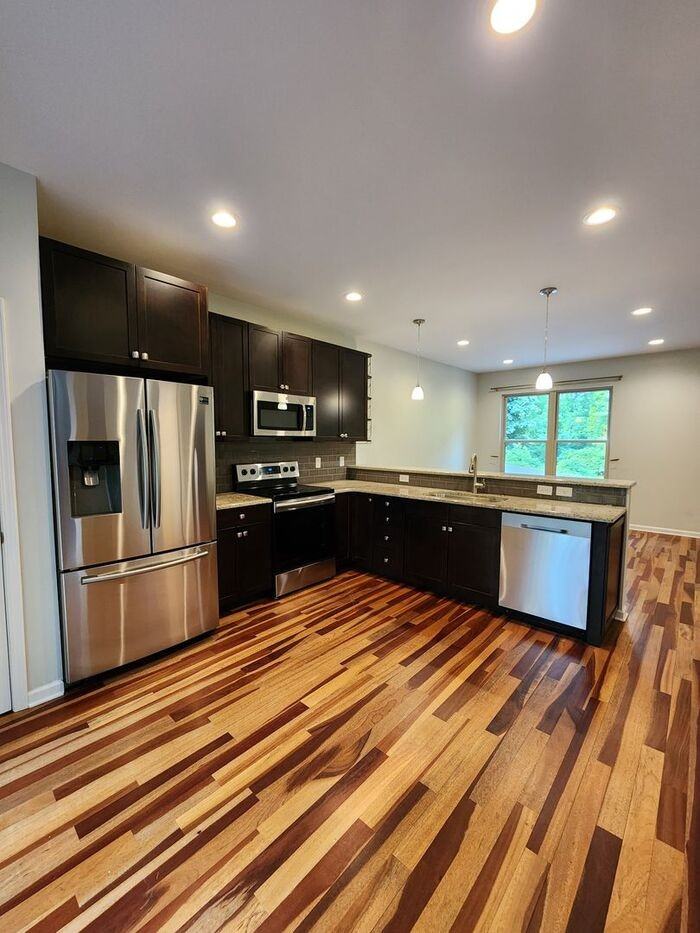 56 Marietta St - Photo 2 of 34