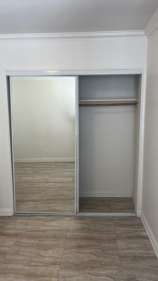 12218 Washington Pl - Photo 3 of 9