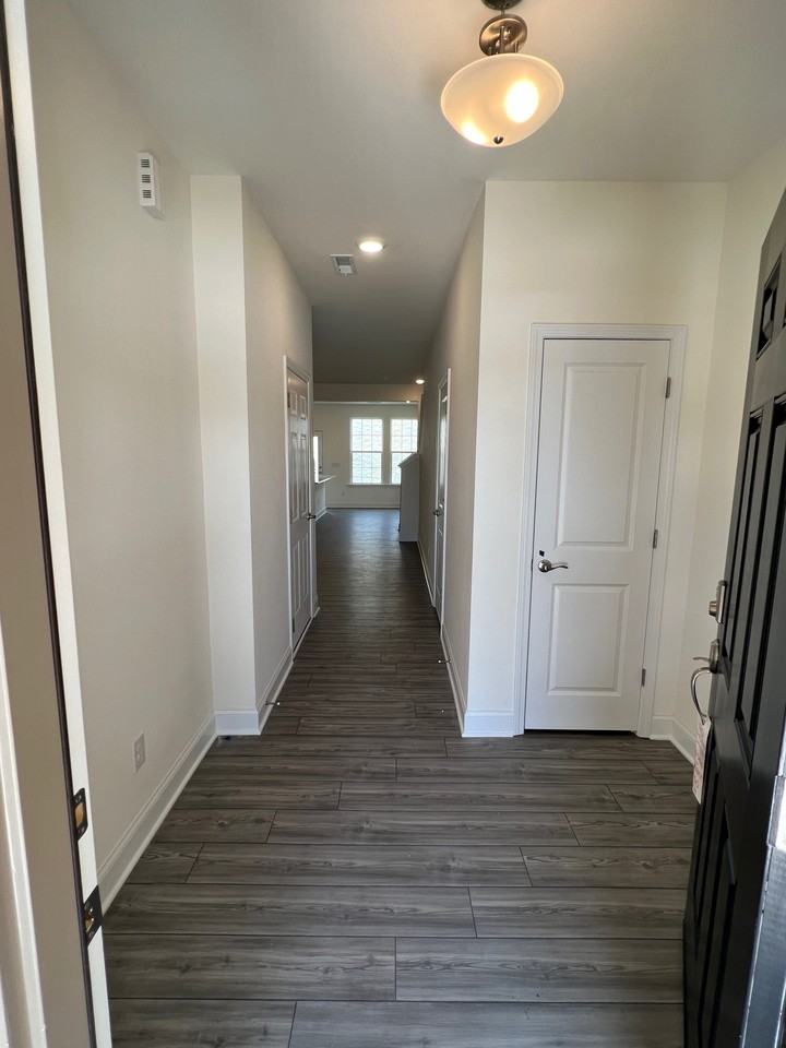 105 Blandford St - Photo 2 of 22