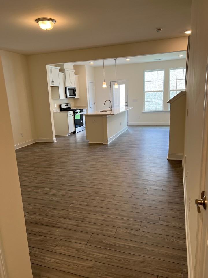 105 Blandford St - Photo 3 of 22