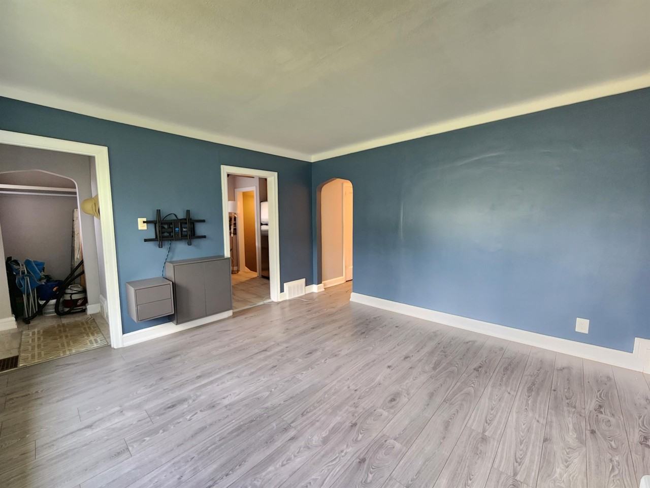 2079 Alta Vista Drive 1 Apartments 2079 Alta Vista Dr, Ottawa, ON