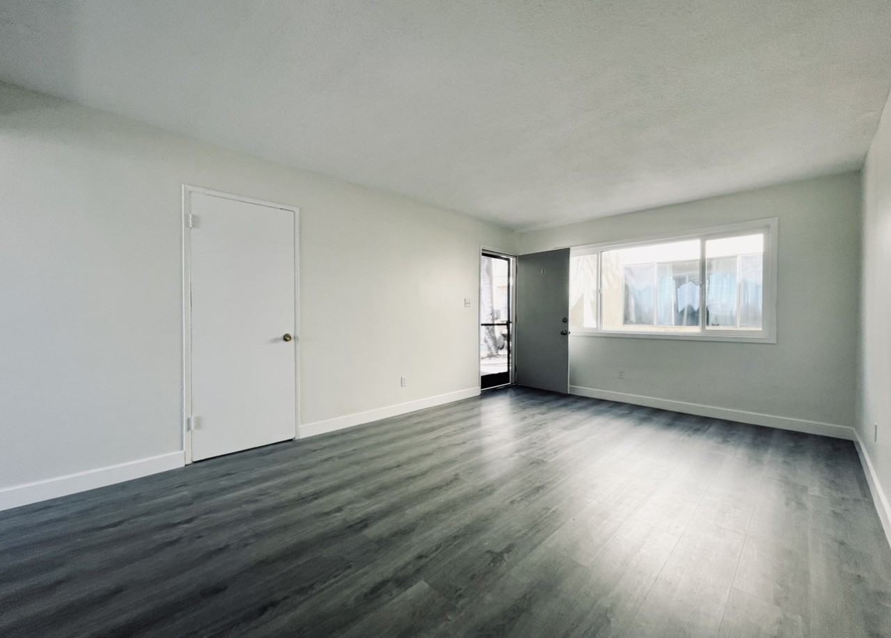 1109 W Anaheim St #3 - Photo 2 of 11
