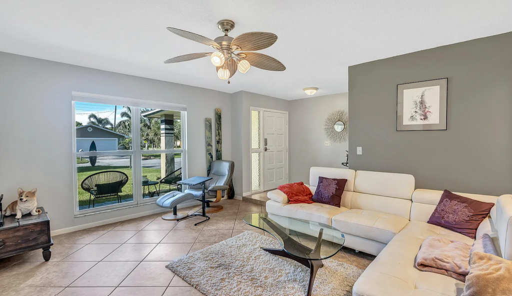 380 Bahama Dr #NA - Photo 2 of 4