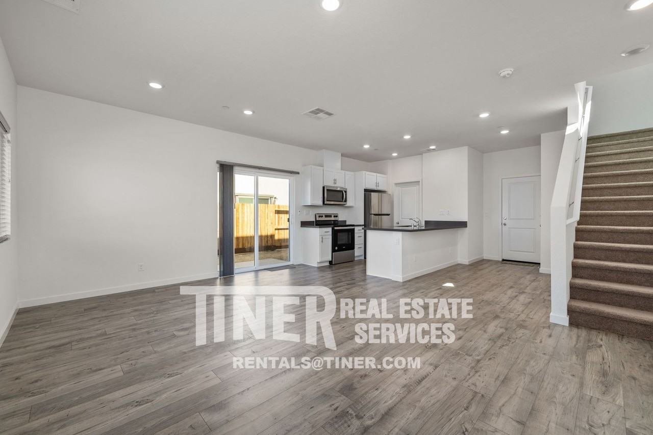 1001 San Anselmo Ln - Photo 2 of 32