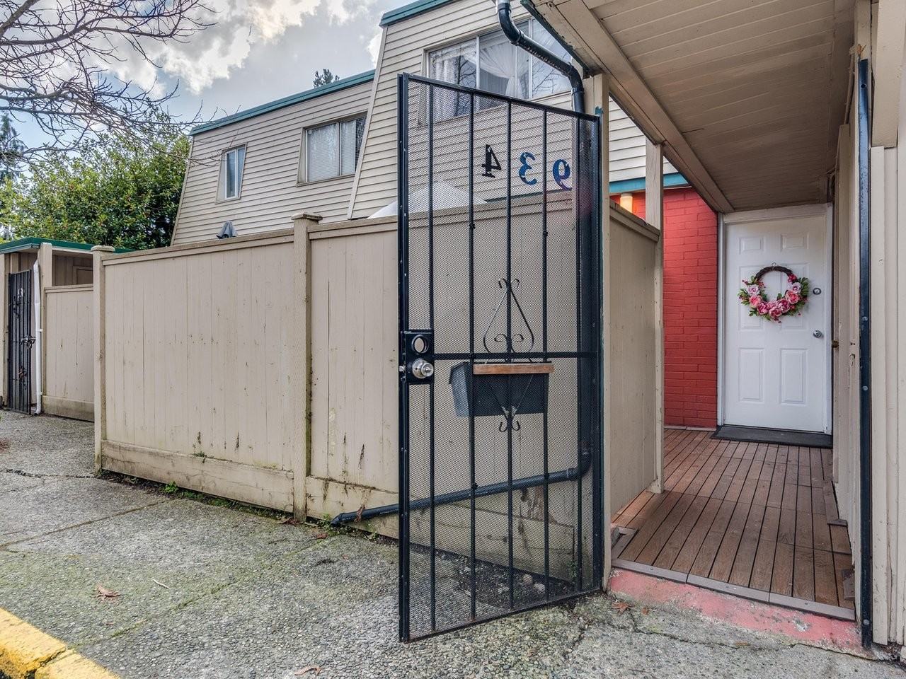 934 Westview Cres - Photo 3 of 23