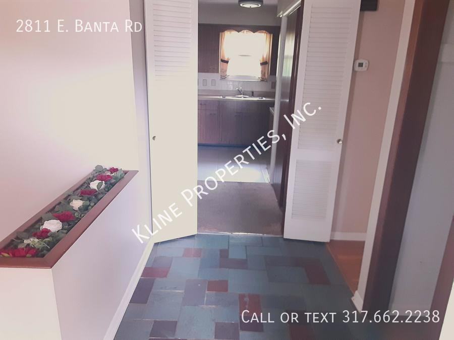 2811 E Banta Rd - Photo 2 of 12