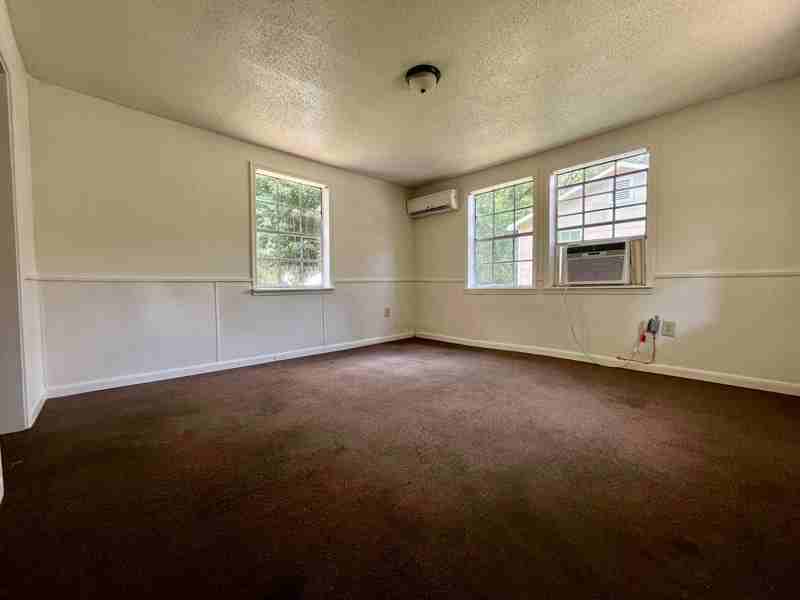 505 N Live Oak St - Photo 3 of 7