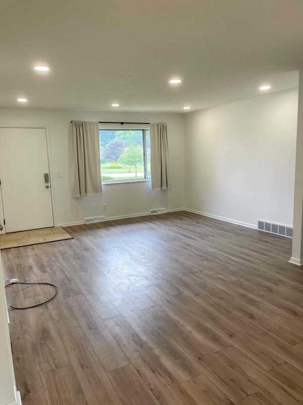 20404 Lunn Rd - Photo 2 of 9