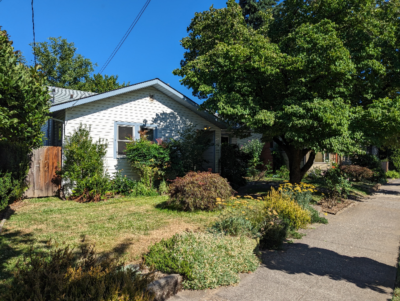 4030 Se 9th Ave - Photo 2 of 18