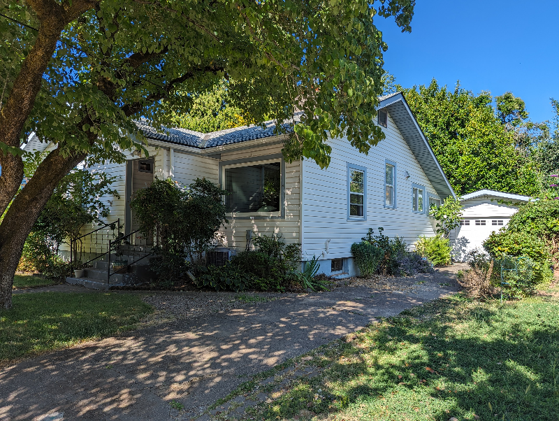 4030 Se 9th Ave - Photo 3 of 18