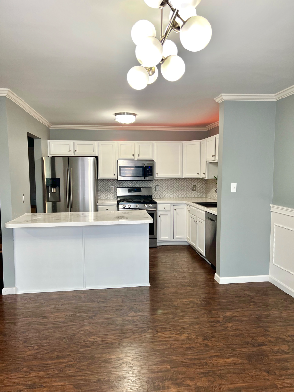 564 Fox Ridge Ln - Photo 2 of 16