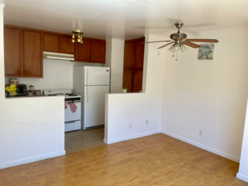 933 6th St #7 - Photo 2 of 10