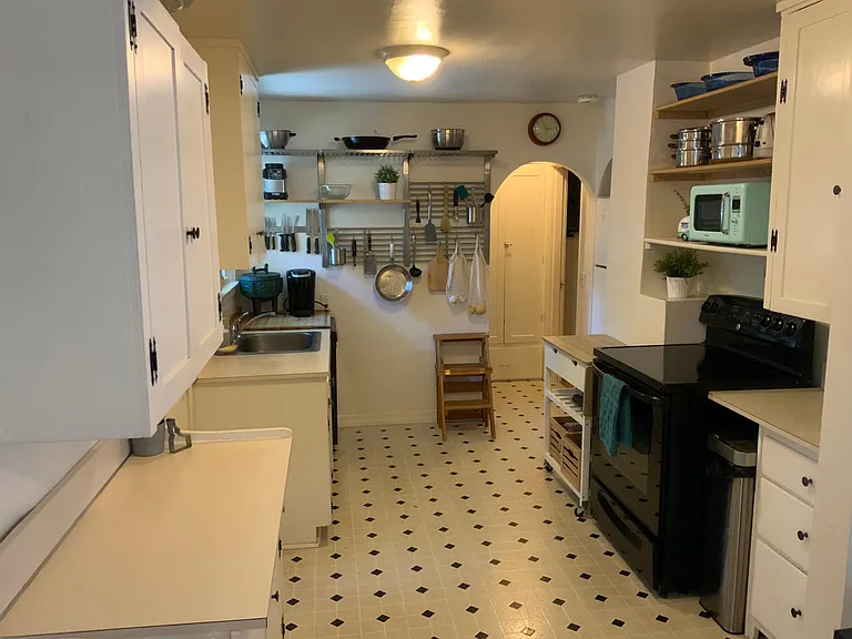 3314 N 32nd St - Photo 2 of 11