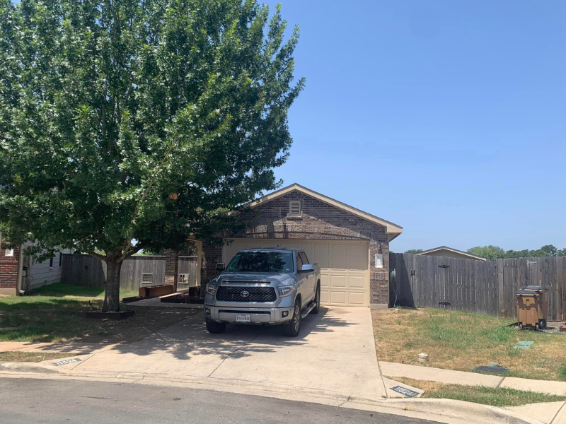 11524 Ashbrook Dr - Photo 2 of 16