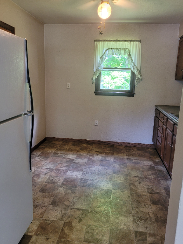 8527 Kirsch Rd - Photo 3 of 10