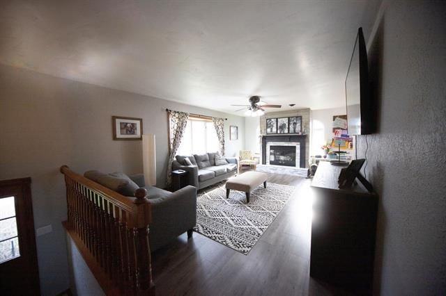 2385 Wintergreen Dr - Photo 2 of 13