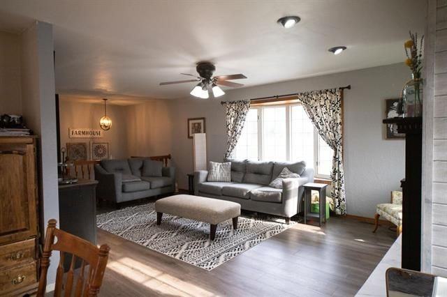 2385 Wintergreen Dr - Photo 3 of 13