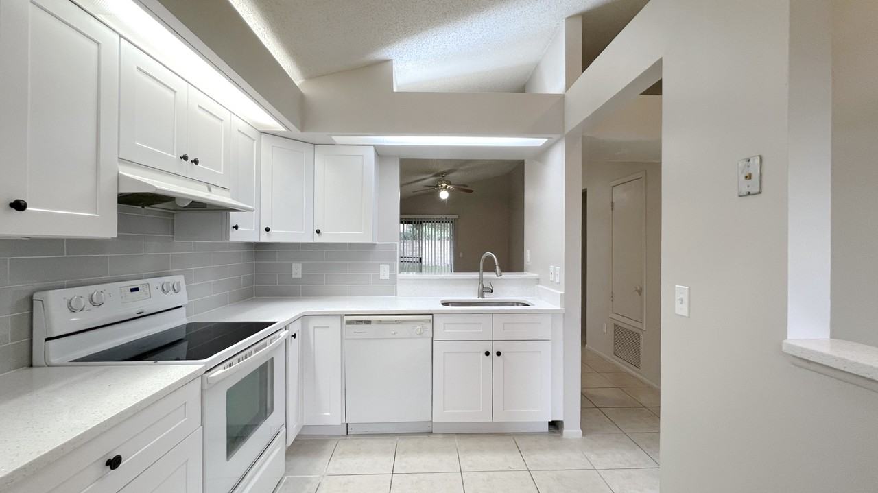 11640 Anjali Ct #1 - Photo 3 of 10