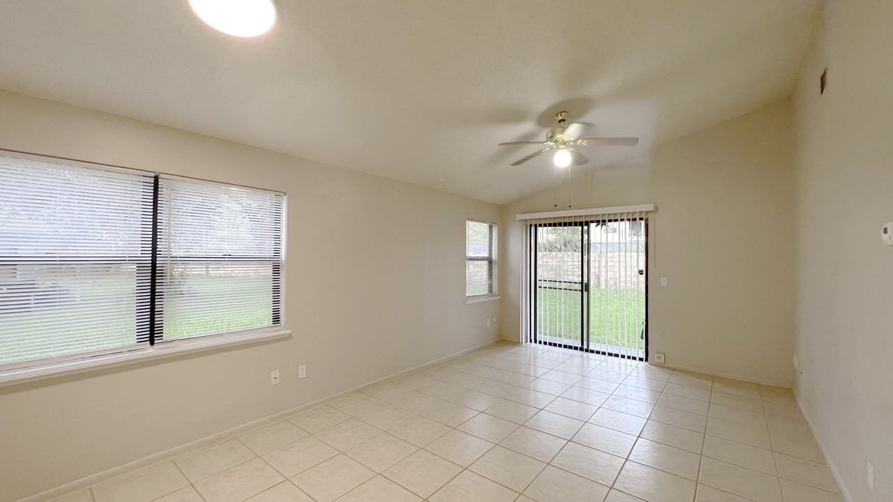 11640 Anjali Ct #1 - Photo 6 of 10