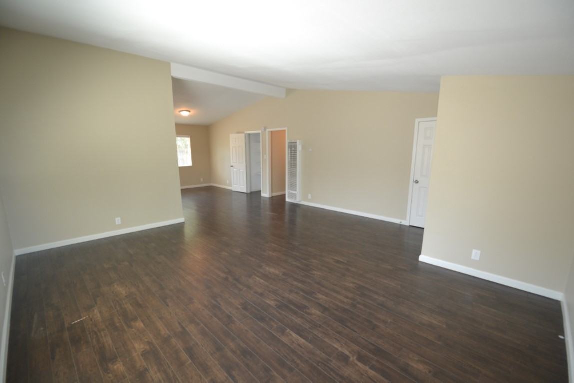 11208 Redberry St - Photo 3 of 14