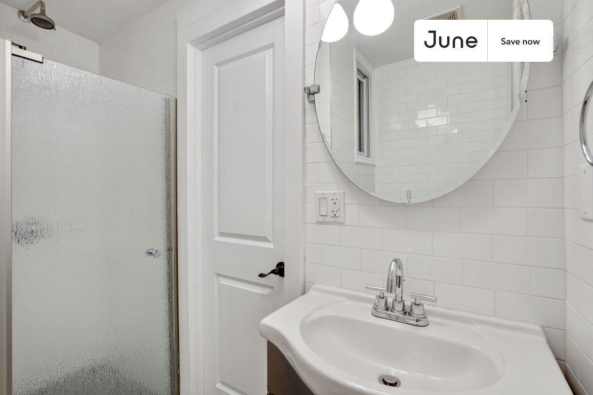 534 E 14th St #11 - Photo 6 of 14