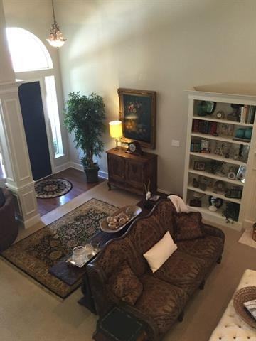 119 Sceptre Dr - Photo 2 of 11