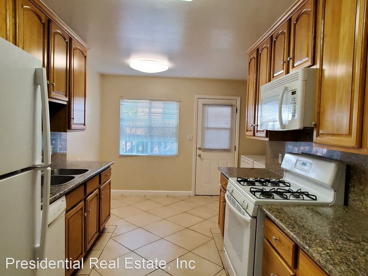 689 N 11th St - Photo 3 of 7