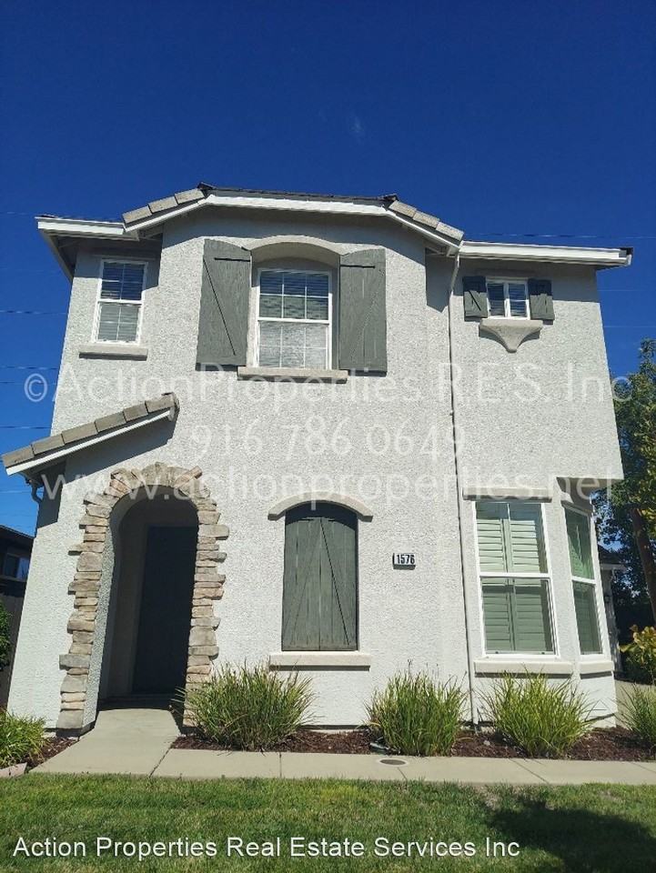 1576 Snapdragon Ln - Photo 2 of 32