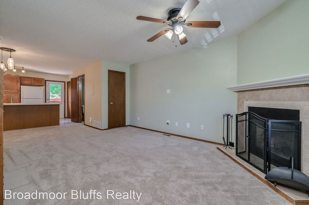1661 Maitland Ct - Photo 3 of 28