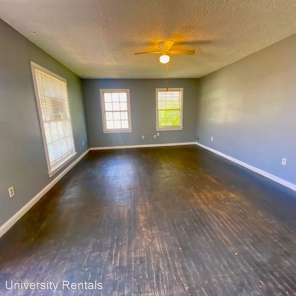 2603 1st St - Photo 2 of 8