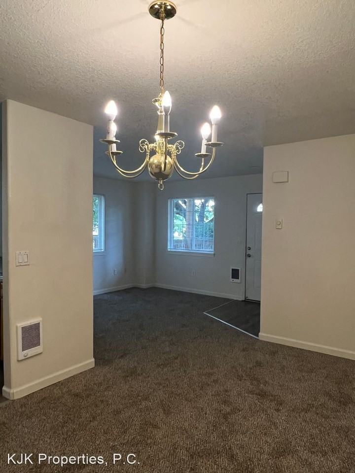 13033 NE Prescott Drive A, B - Photo 3 of 42