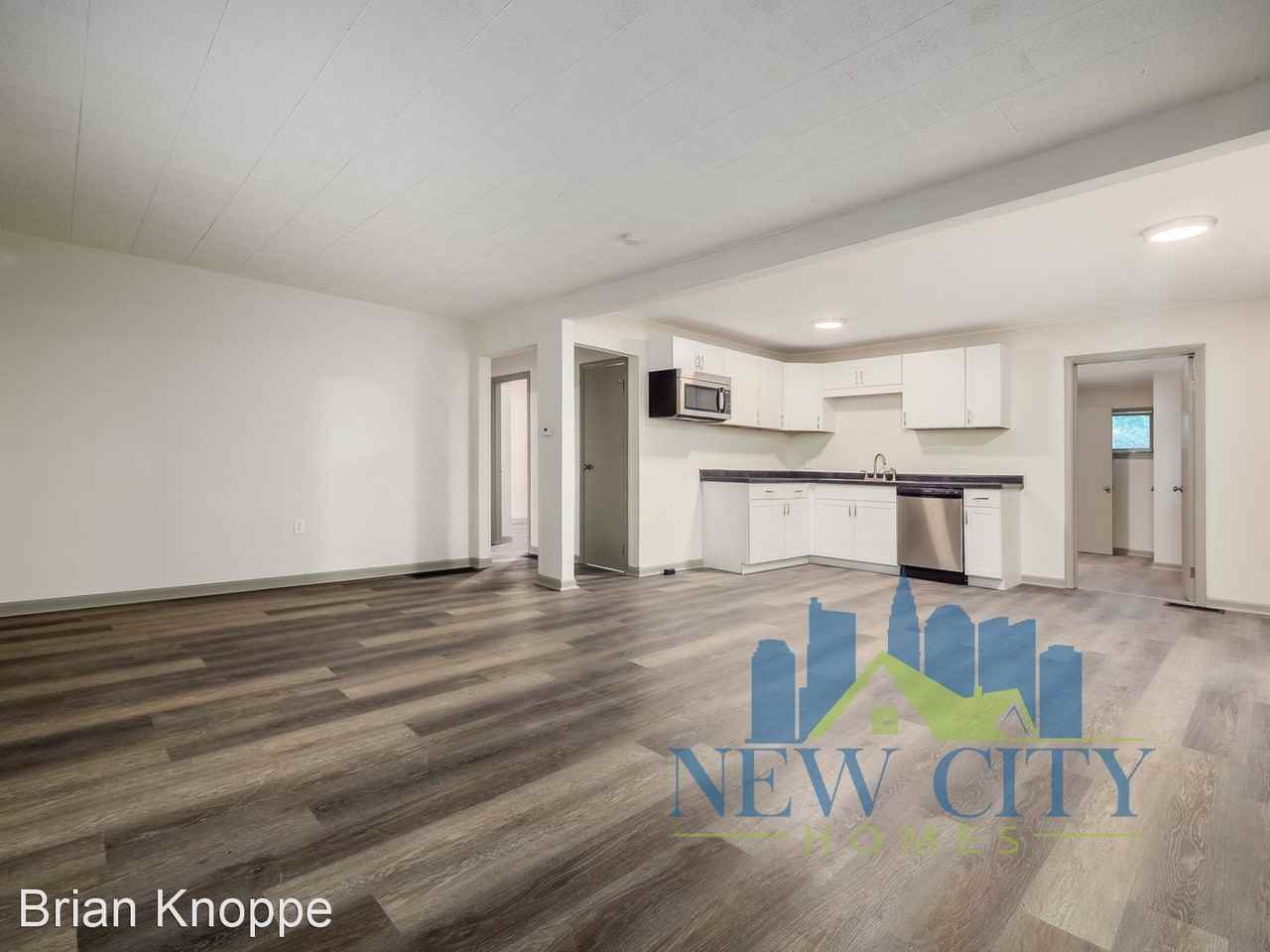 1880 Vaughn St - Photo 2 of 14