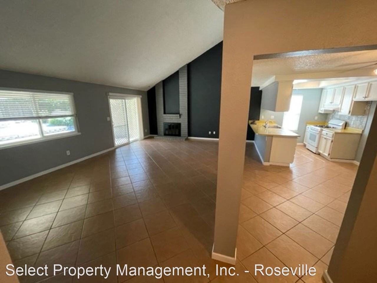 1825 Vista Creek Dr - Photo 2 of 21