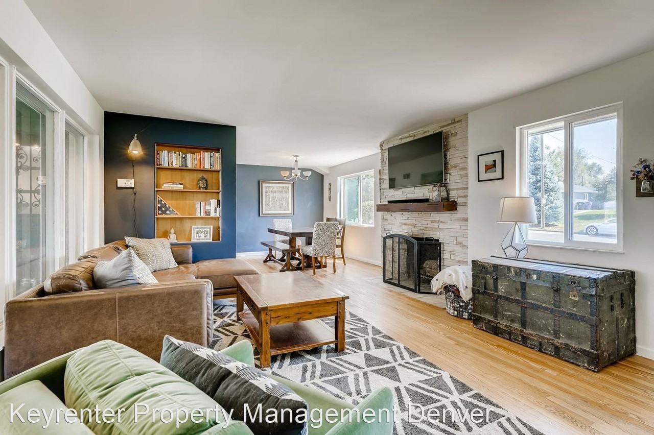 2665 N Saint Paul St - Photo 3 of 11