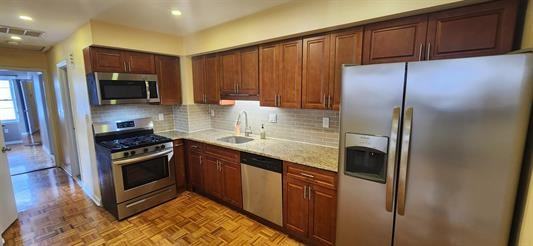 1101 Summit Ave Apt 2 - Photo 2 of 22