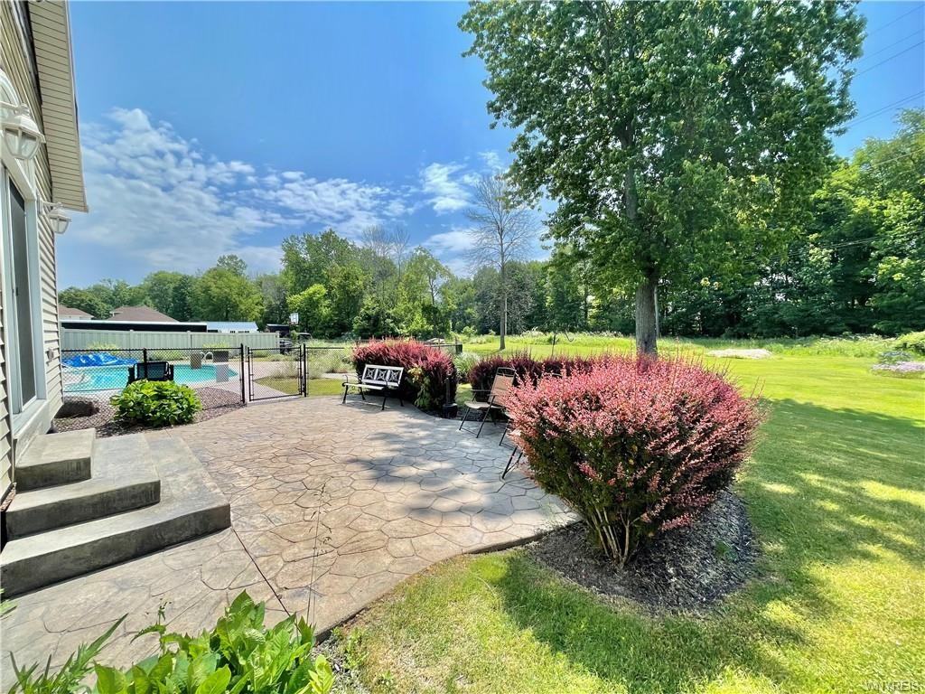 43 Edgewood Dr - Photo 3 of 22