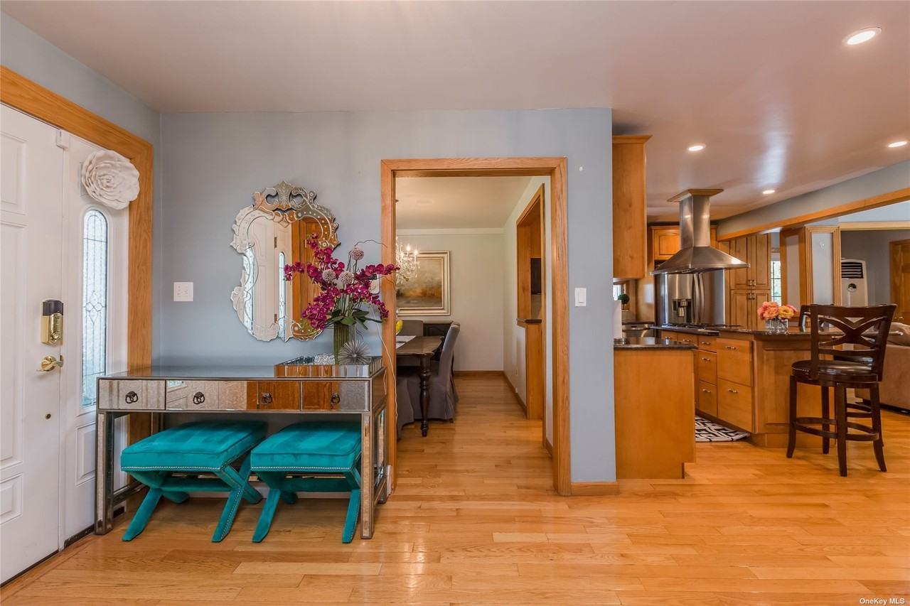 12 Ellendale Ct - Photo 2 of 10