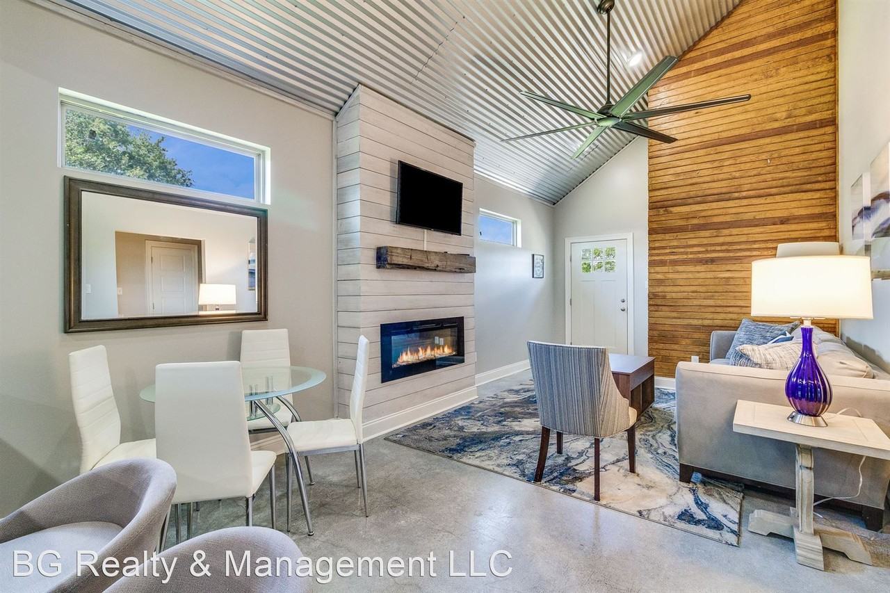 305 Colorado Rd - Photo 2 of 30