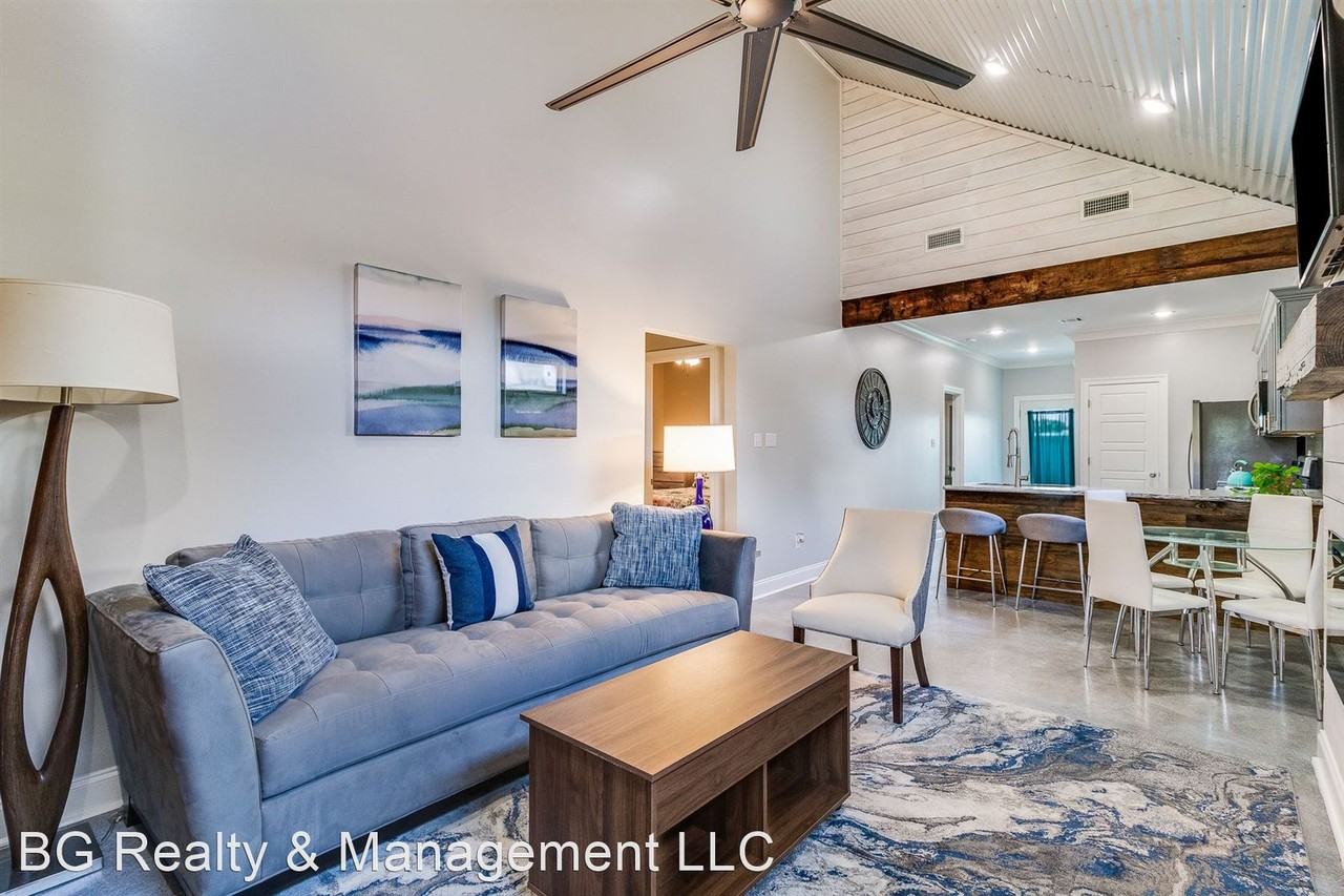 305 Colorado Rd - Photo 3 of 30