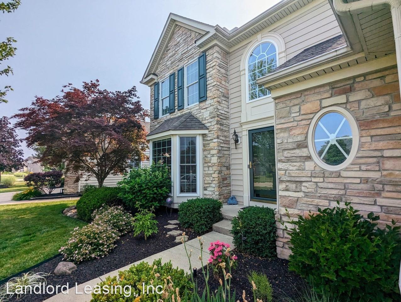 5810 Overlook Way - Photo 2 of 32