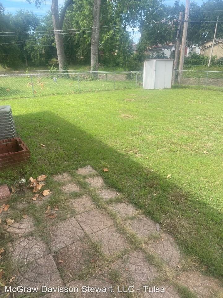 534 S 101st East Ave - Photo 3 of 35