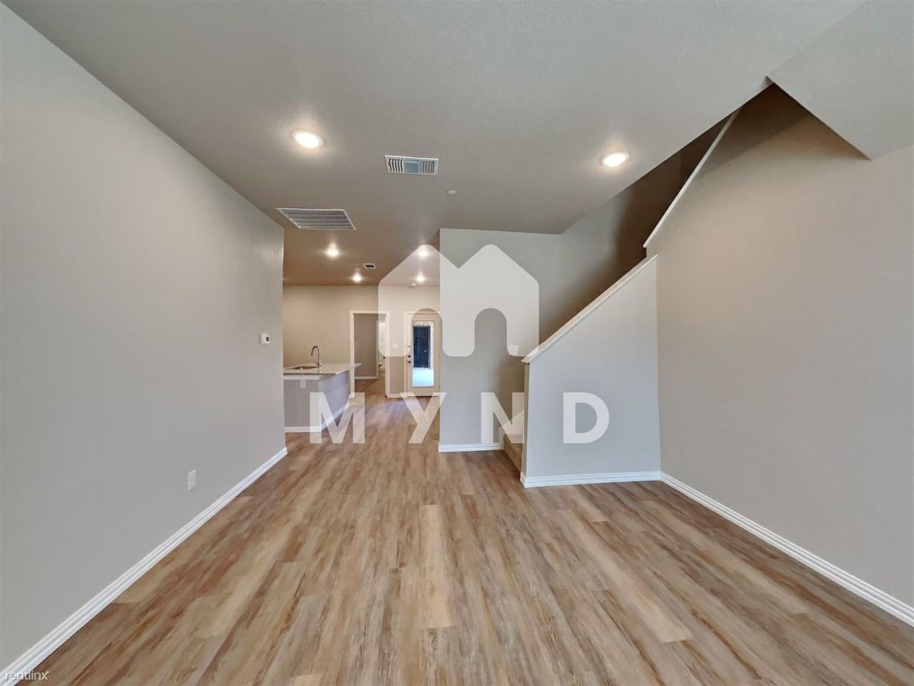 538 Willow Xing E - Photo 3 of 22