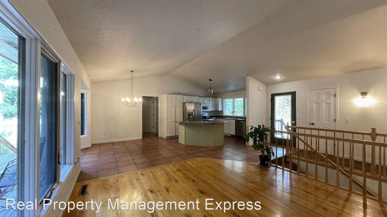 1601 N Tahoe Trl - Photo 2 of 22