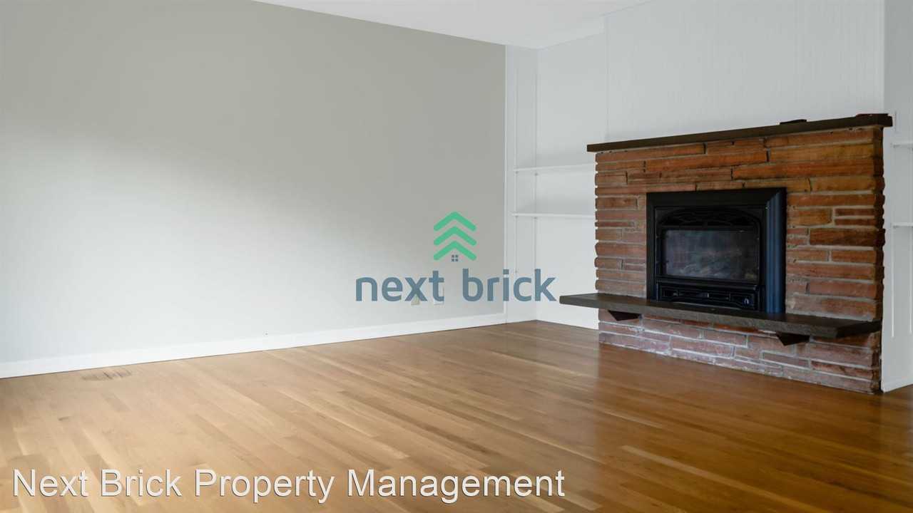 19819 100th Ave Ne - Photo 3 of 20