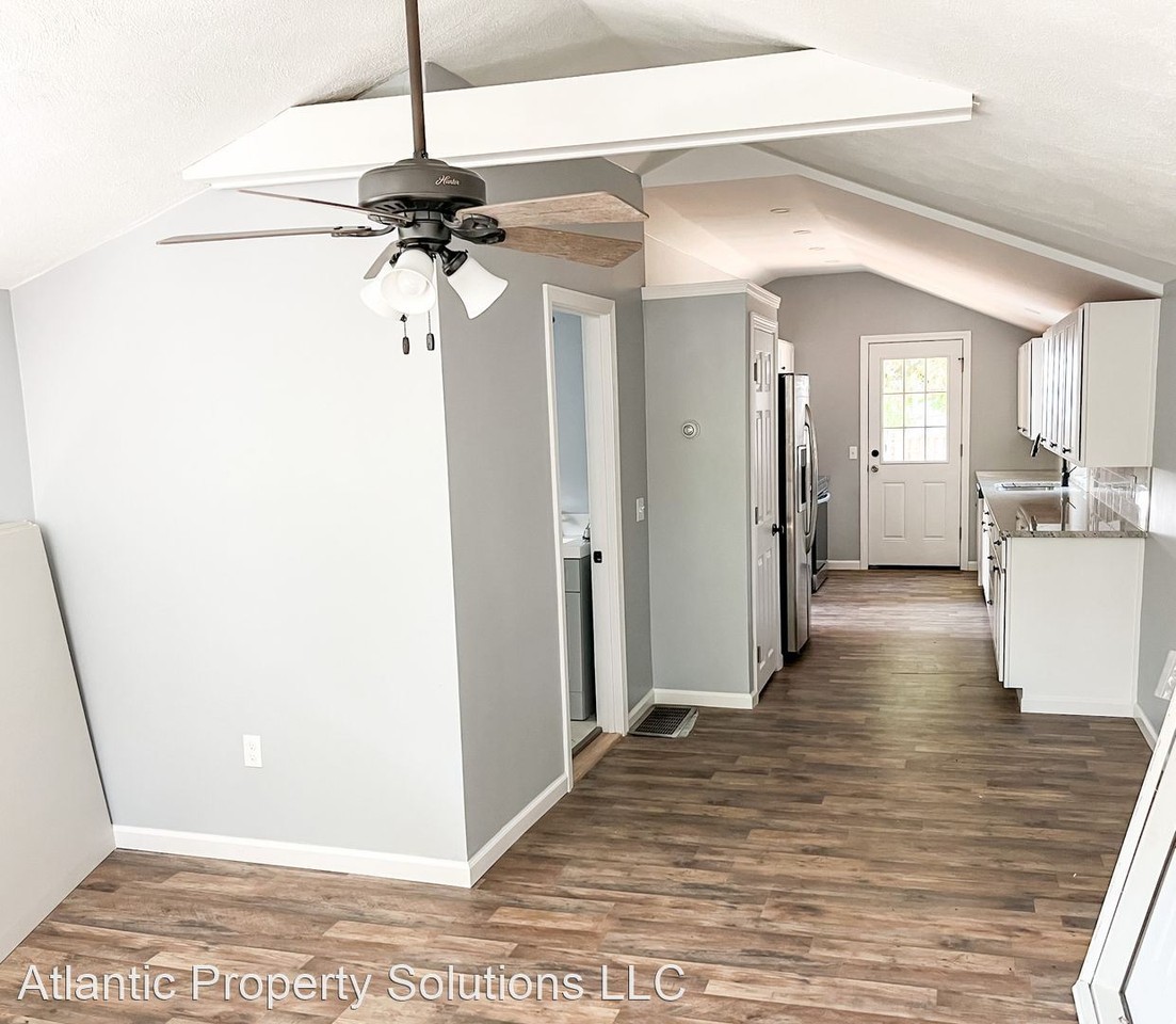 15 Allen Ave - Photo 2 of 12