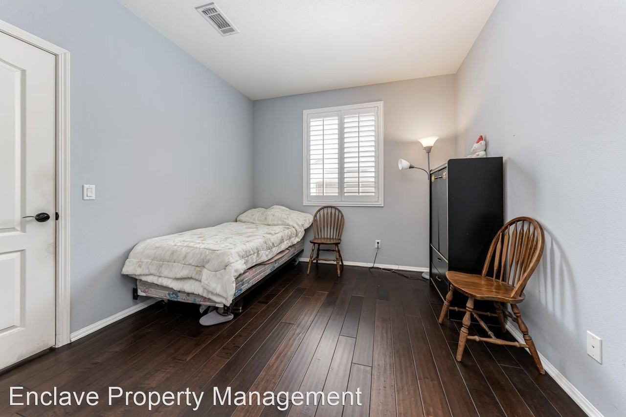 13459 Freedom Way - Photo 3 of 21