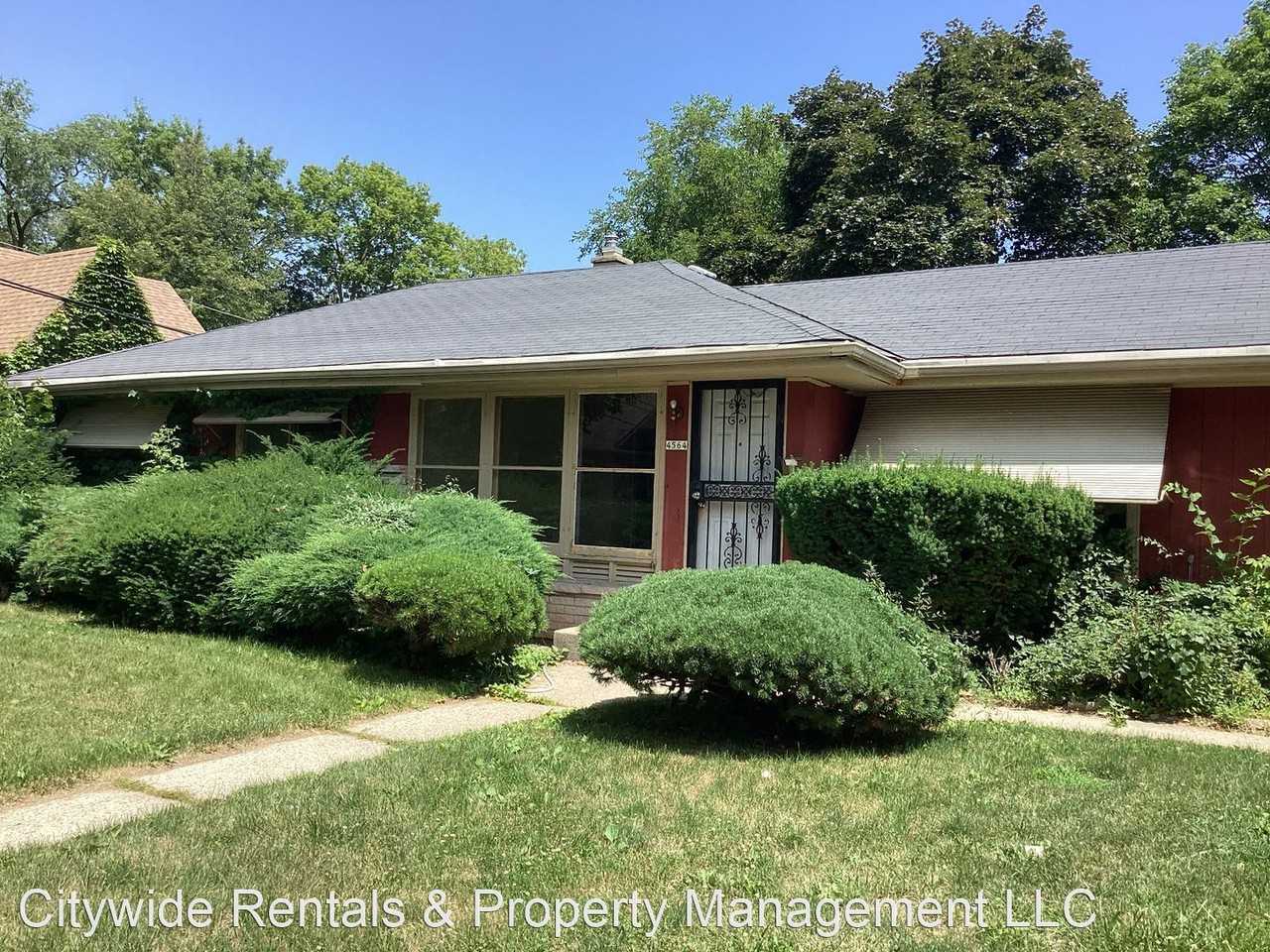 4564 N 48th St - Photo 3 of 16