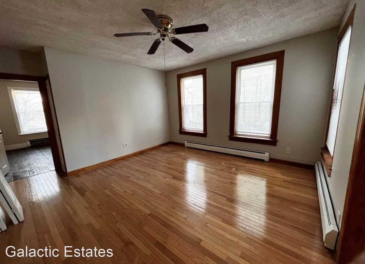 264 Pearl St - Photo 2 of 15