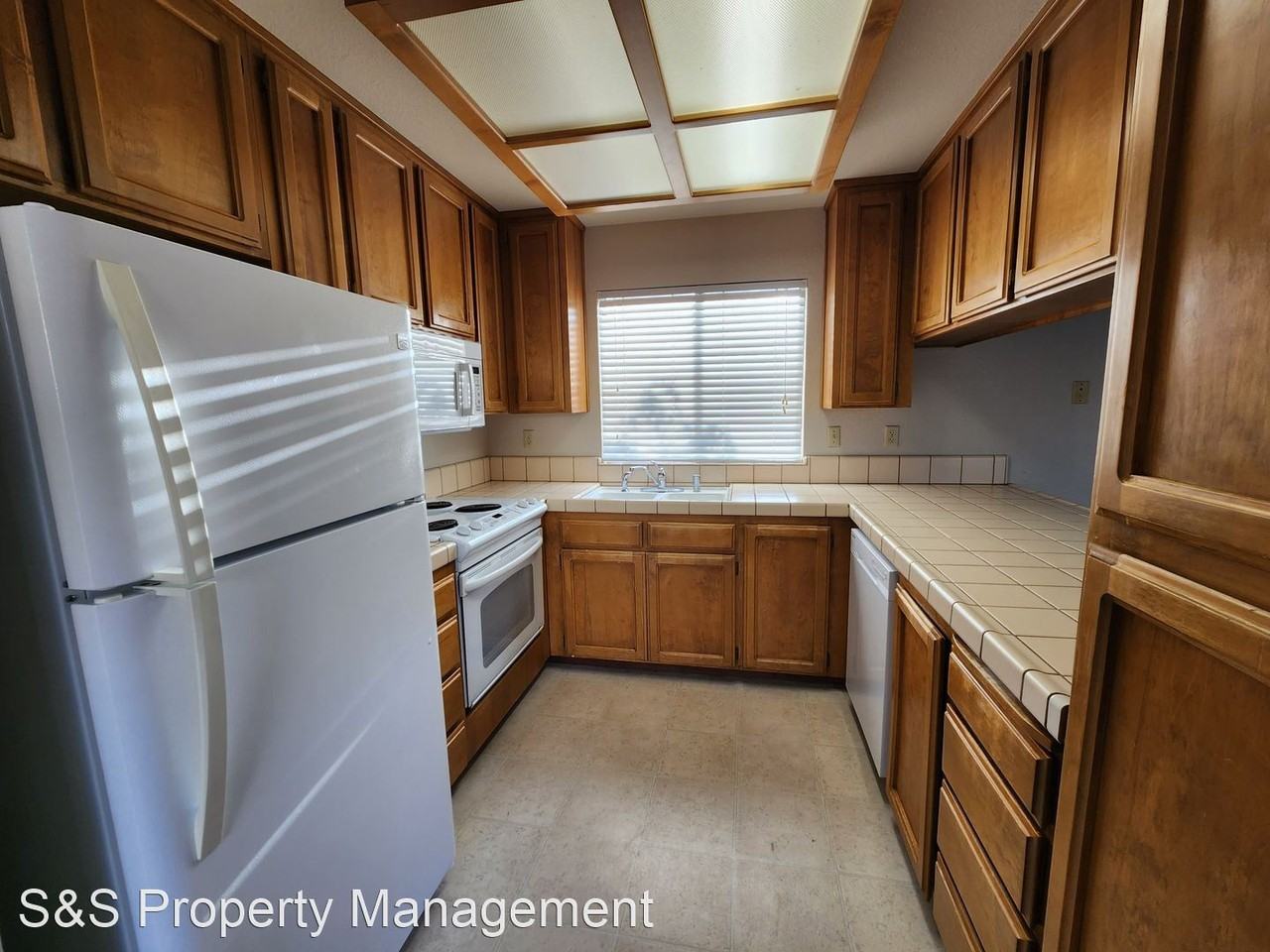 631 Hanisch Dr - Photo 3 of 14